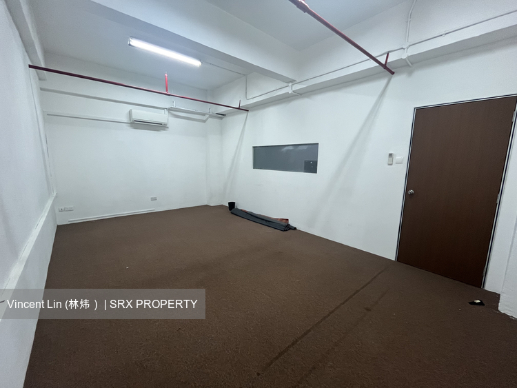 Tong Lee Building (D13), Factory #493449921